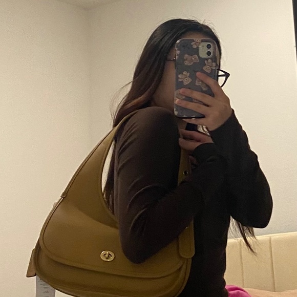 NWT Coach Cashin Carry Crescent Bag in Honey Brown - Picture 12 of 13